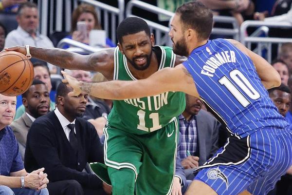 淚目??TNT結(jié)束與NBA36年合作 為全體員工頒發(fā)戒指&合影留念