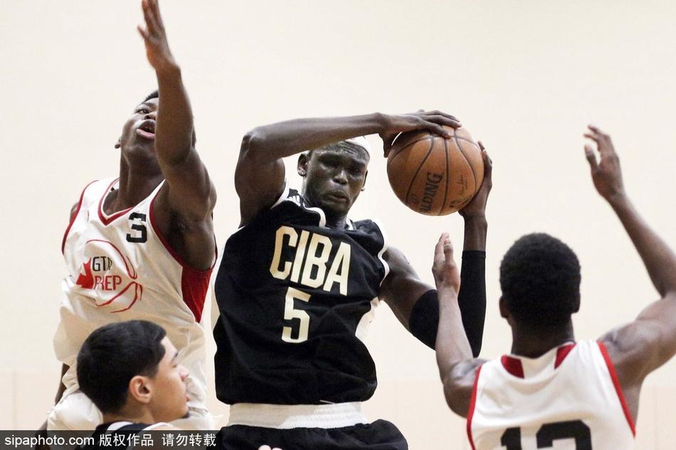 淚目??TNT結(jié)束與NBA36年合作 為全體員工頒發(fā)戒指&合影留念